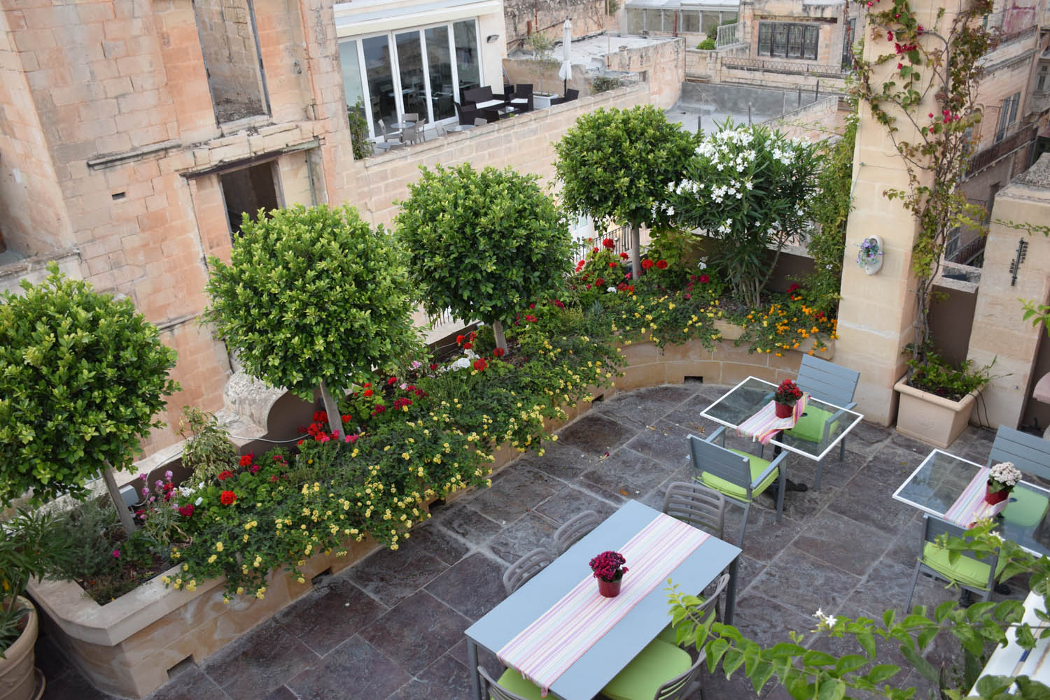 Coffee tables for guests on the rooftop |  Hotel Palazzo Prince d'Orange - Valletta - Malta