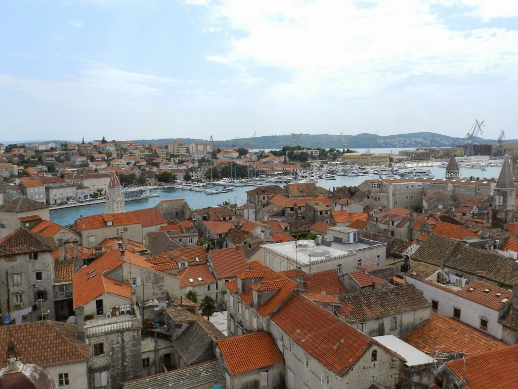 Trogir vista de cima da torre da Catedral de São Lourenço