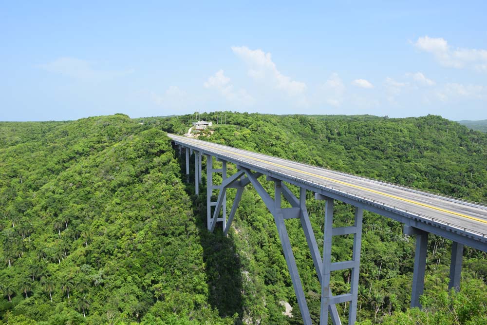 Puente de Bacunayagua cuba