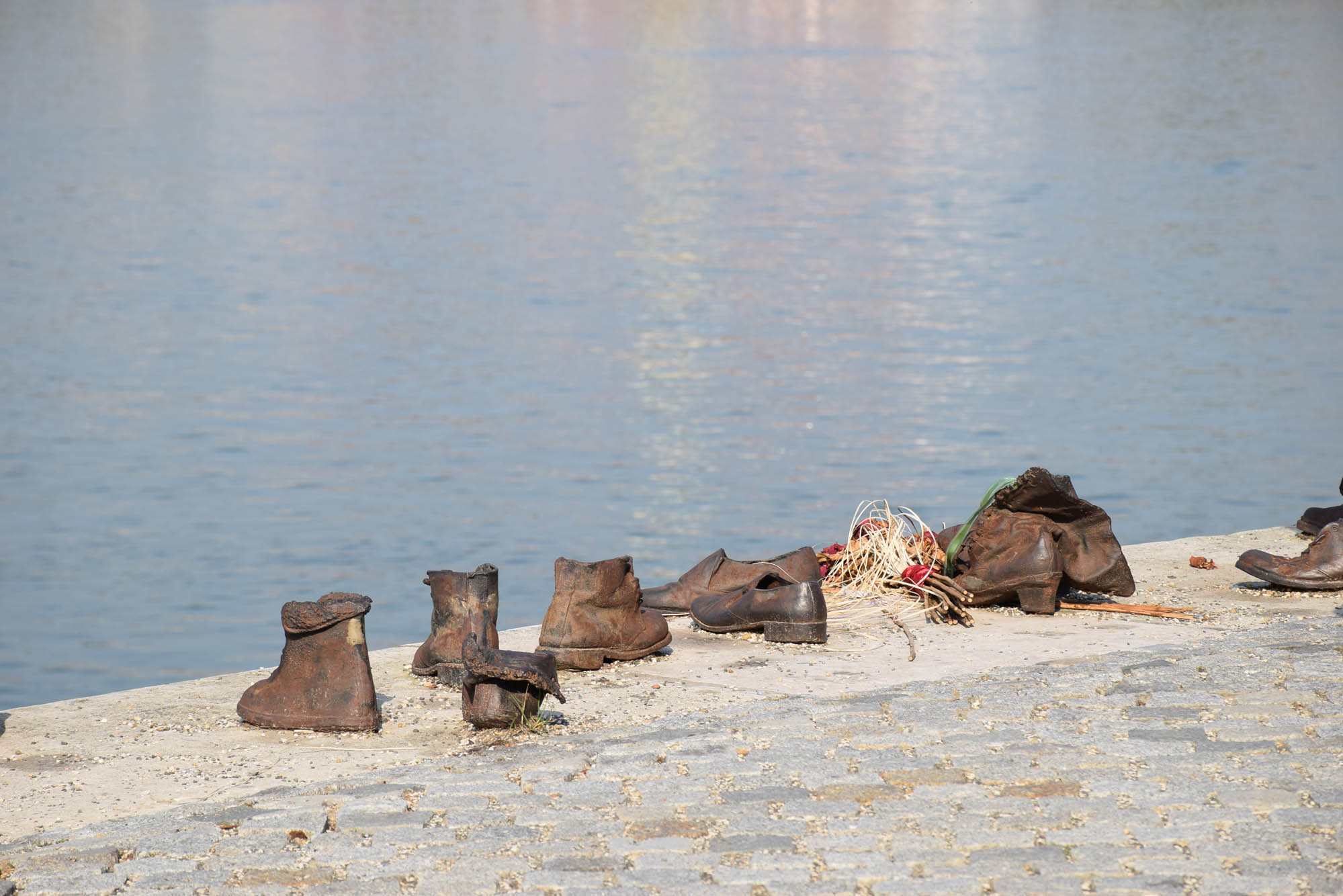 Memorial Sapatos na Margem do Rio Danúbio - Budapeste