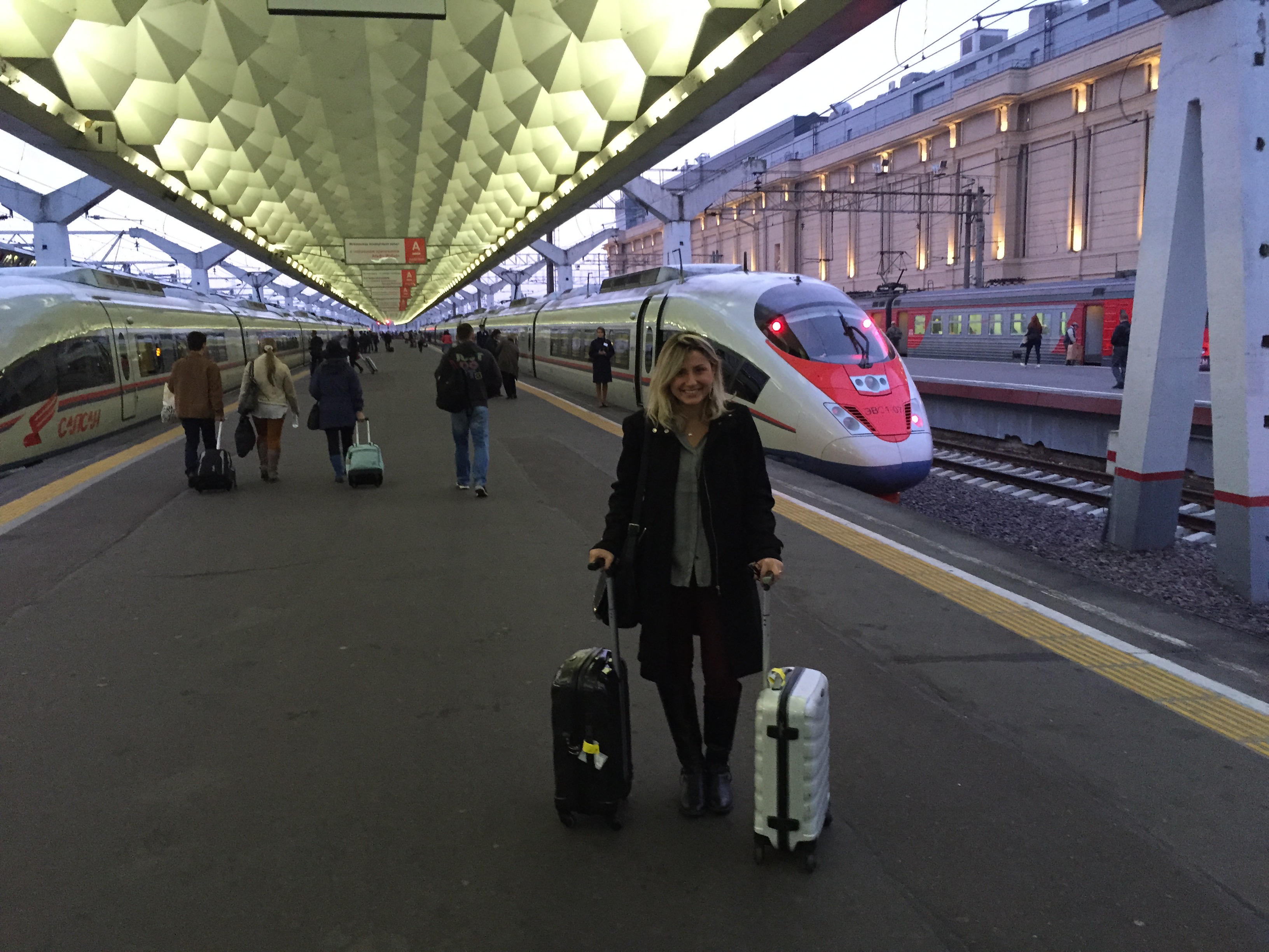 viagem para a rússia Estação de trem Moskovskiy em São Petersburgo - embarque SAPSAN Train para Moscou