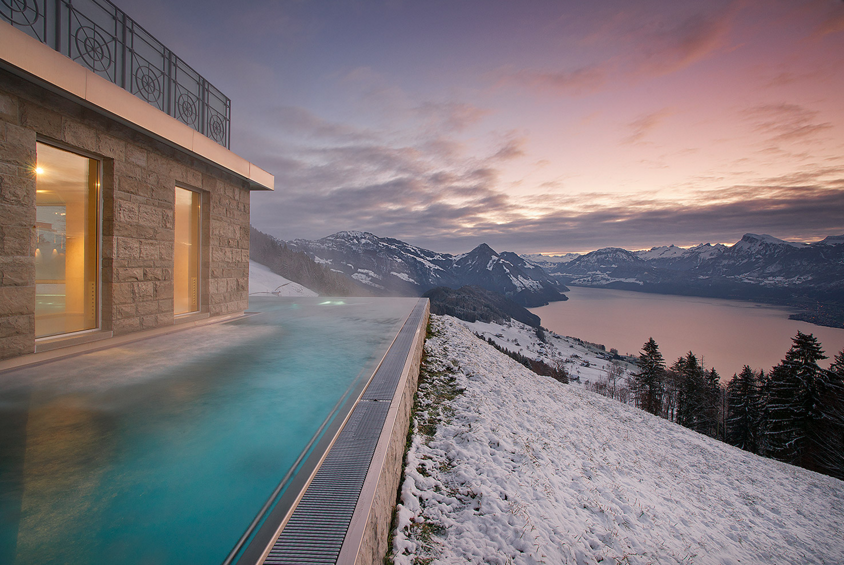 Hotel Villa Honegg pool winter