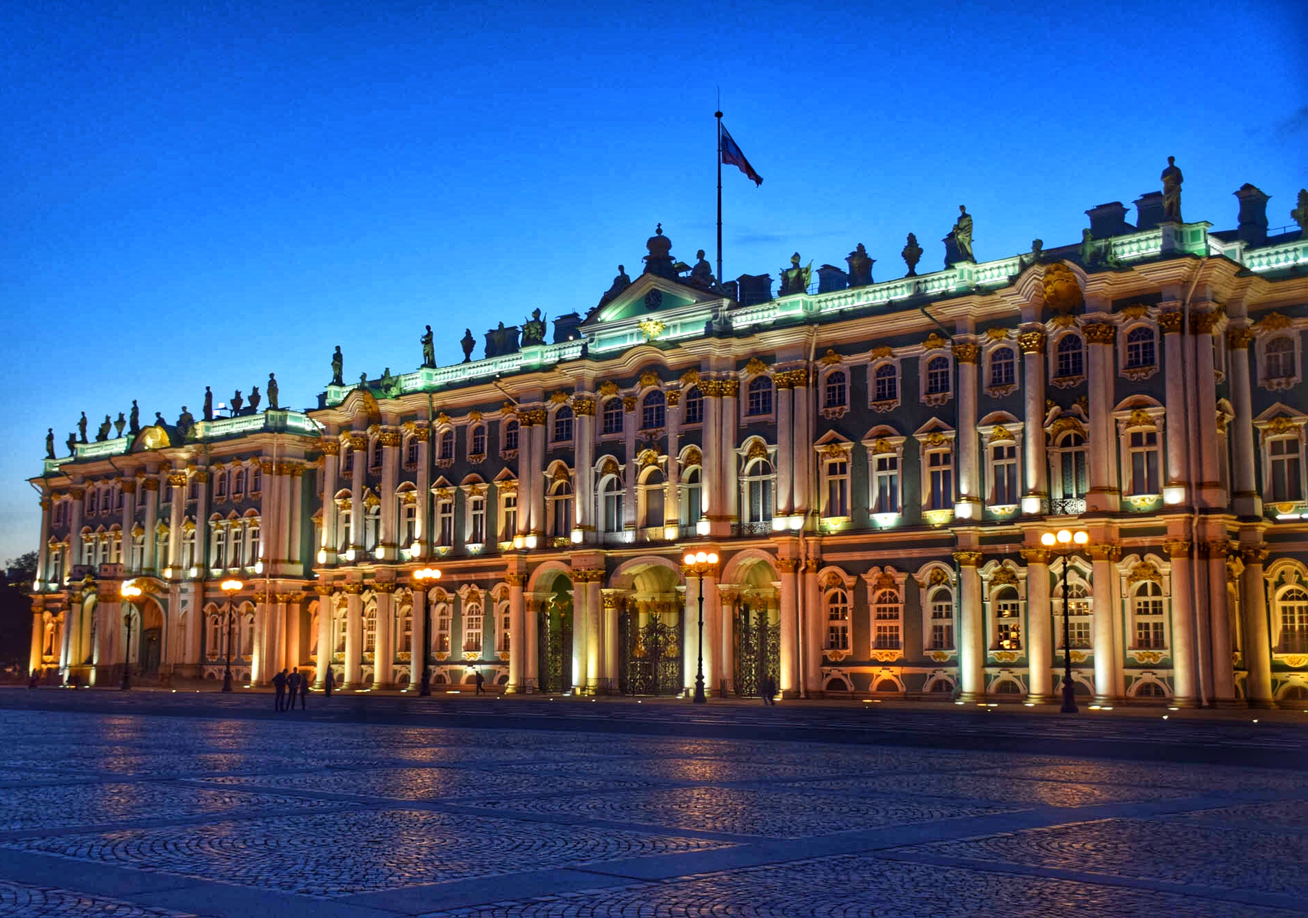 Palácio de Inverno (hoje parte do Museu Hermitage) em São Petersburgo - Rússia