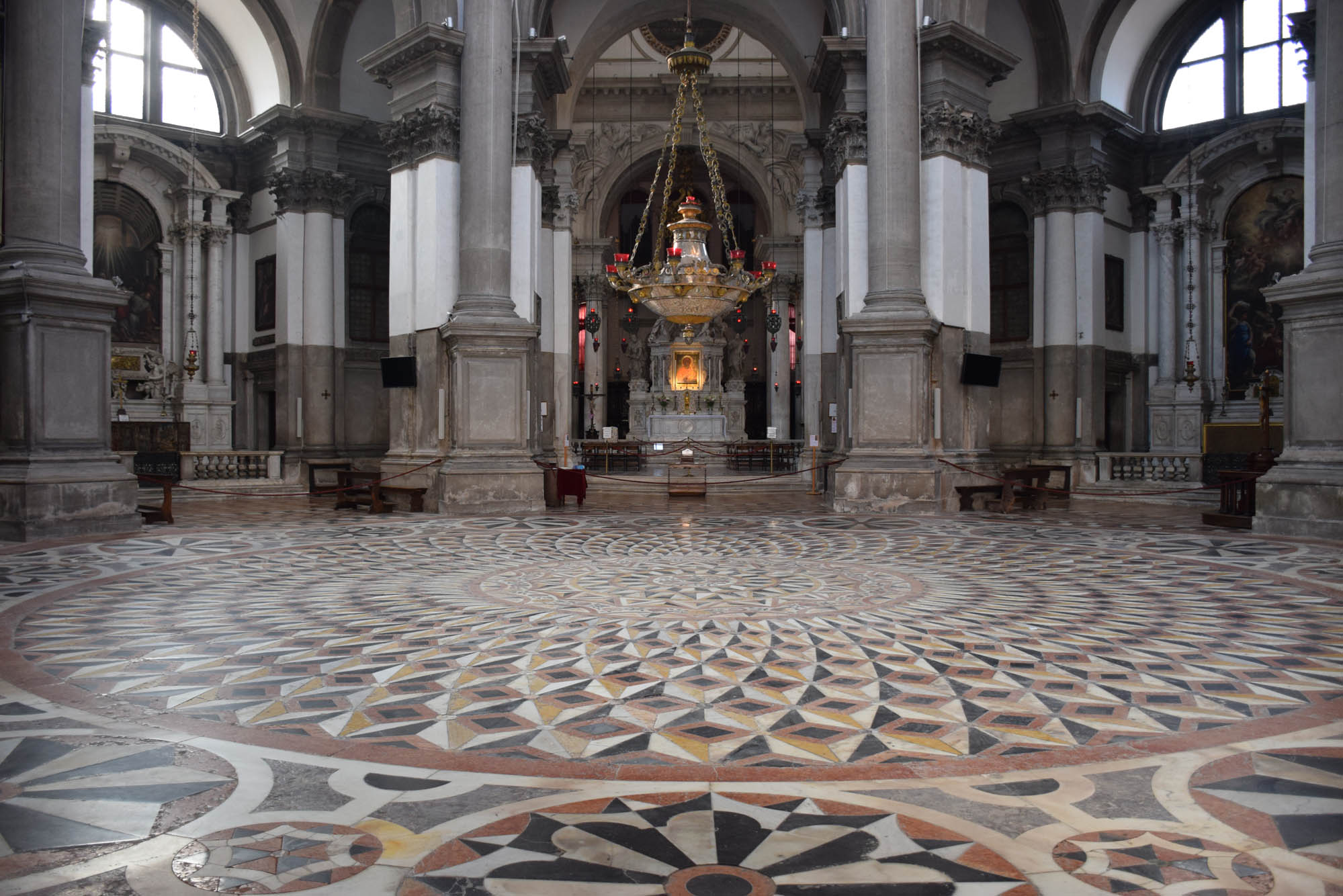 Interior da Basílica di Santa Maria della Salute
