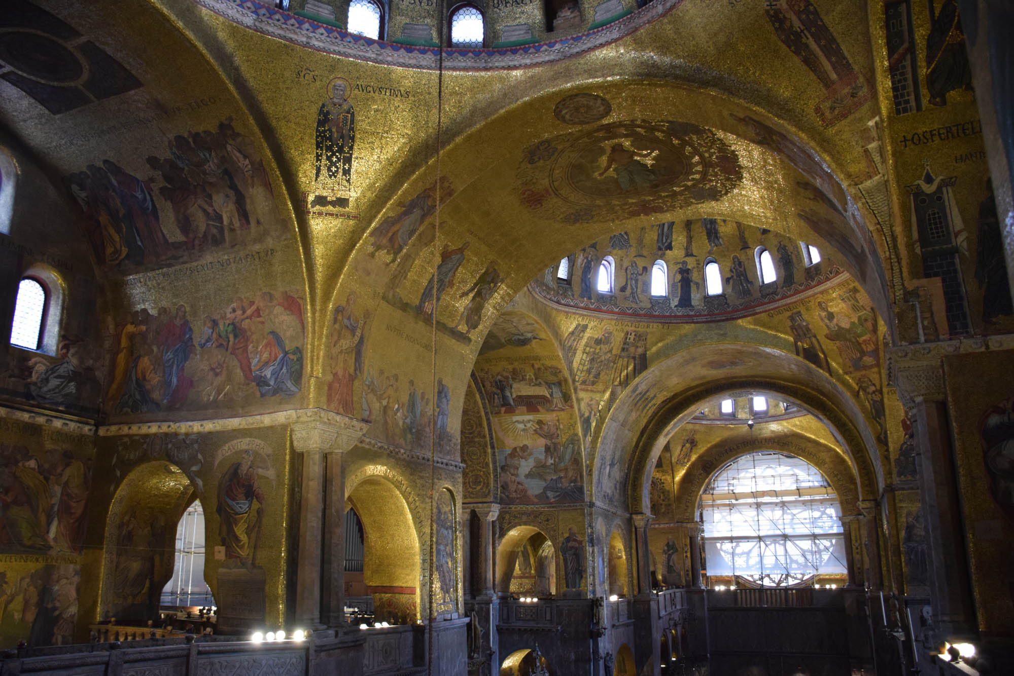 Interior da Basílica di San Marco