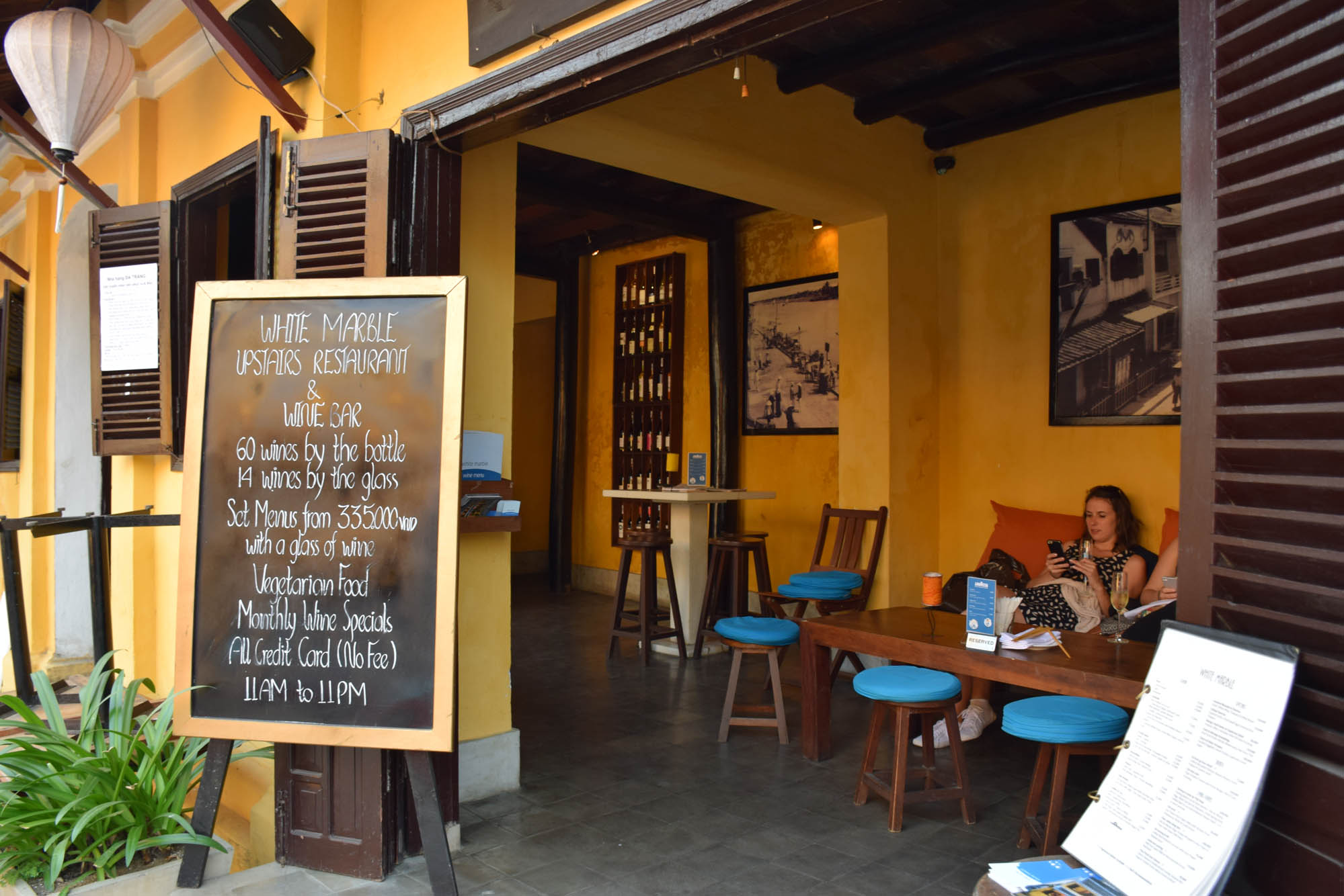 white-marble-restaurant-bar-wine-hoi-an-vietnam
