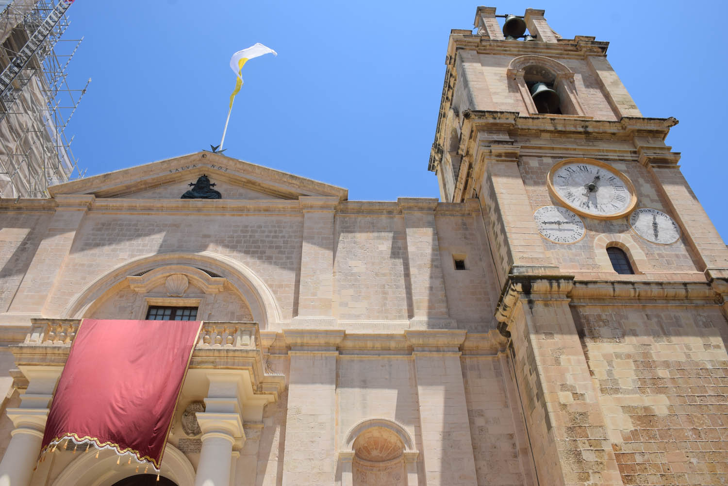 Exterior da St. Paul's Co-Cathedral em Valletta, Malta