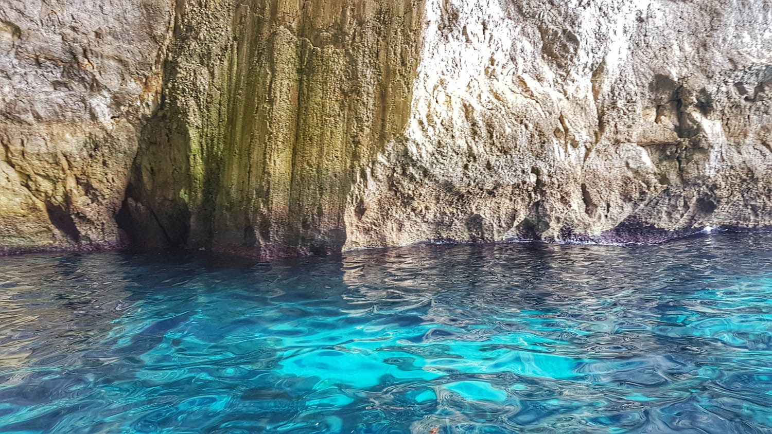 A cor da água nas cavernas!!! | Blue Grotto - Malta
