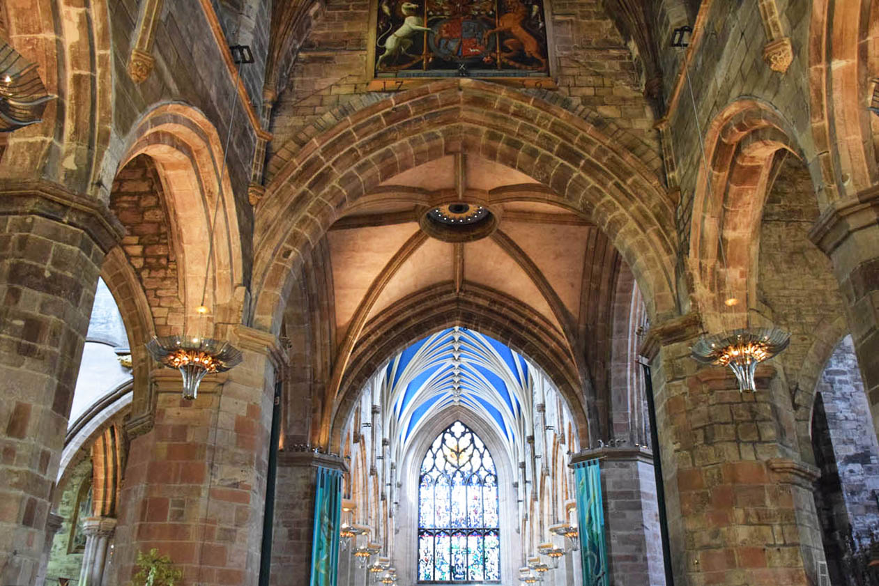 Interior da St. Giles' Cathedral, em Edimburgo