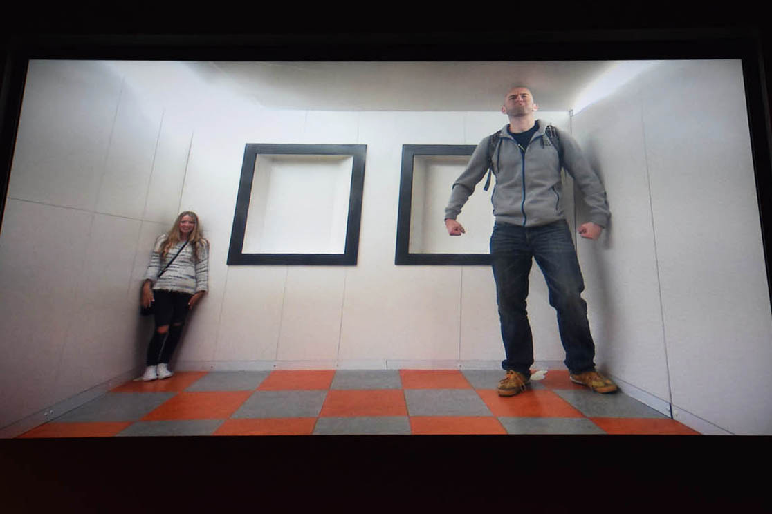 Ele não é tão maior que ela!! | World of Illusions - Edimburgo