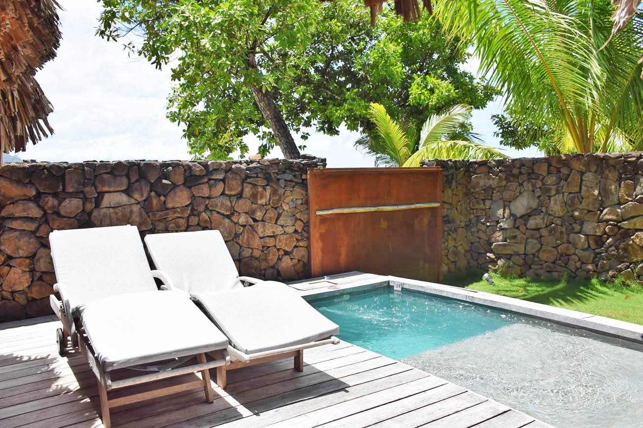 Piscina privativa Beach Villa - Le Taha'a Island Resort | foto: Lala Rebelo