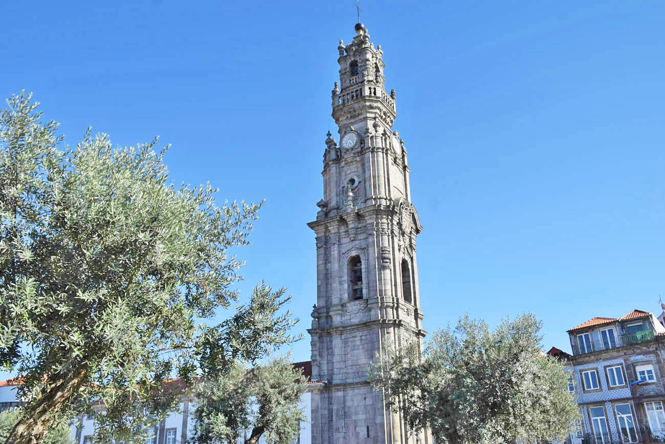 torre dos clérigos - porto - portugal - lala rebelo