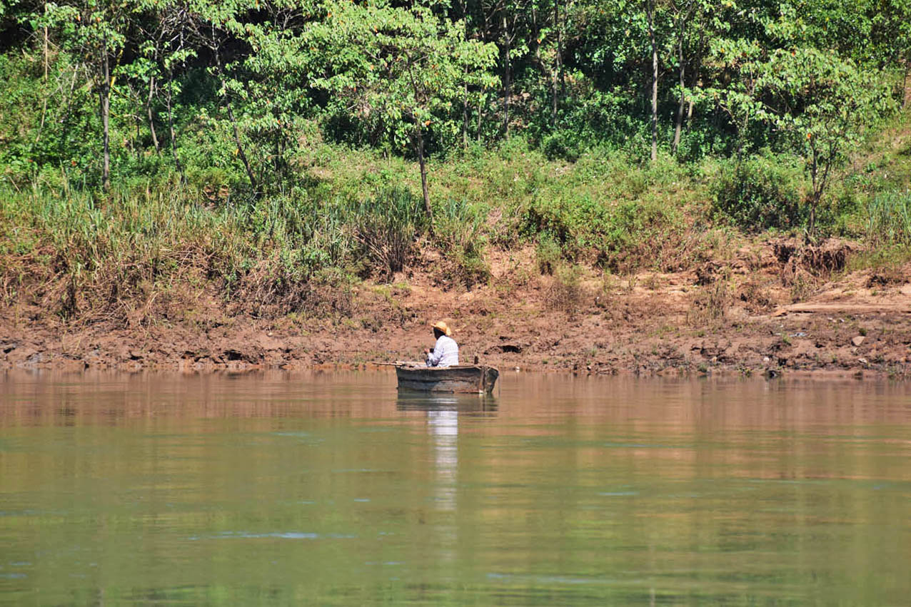 passeio de barco Rio Paraná - Awasi Iguazú