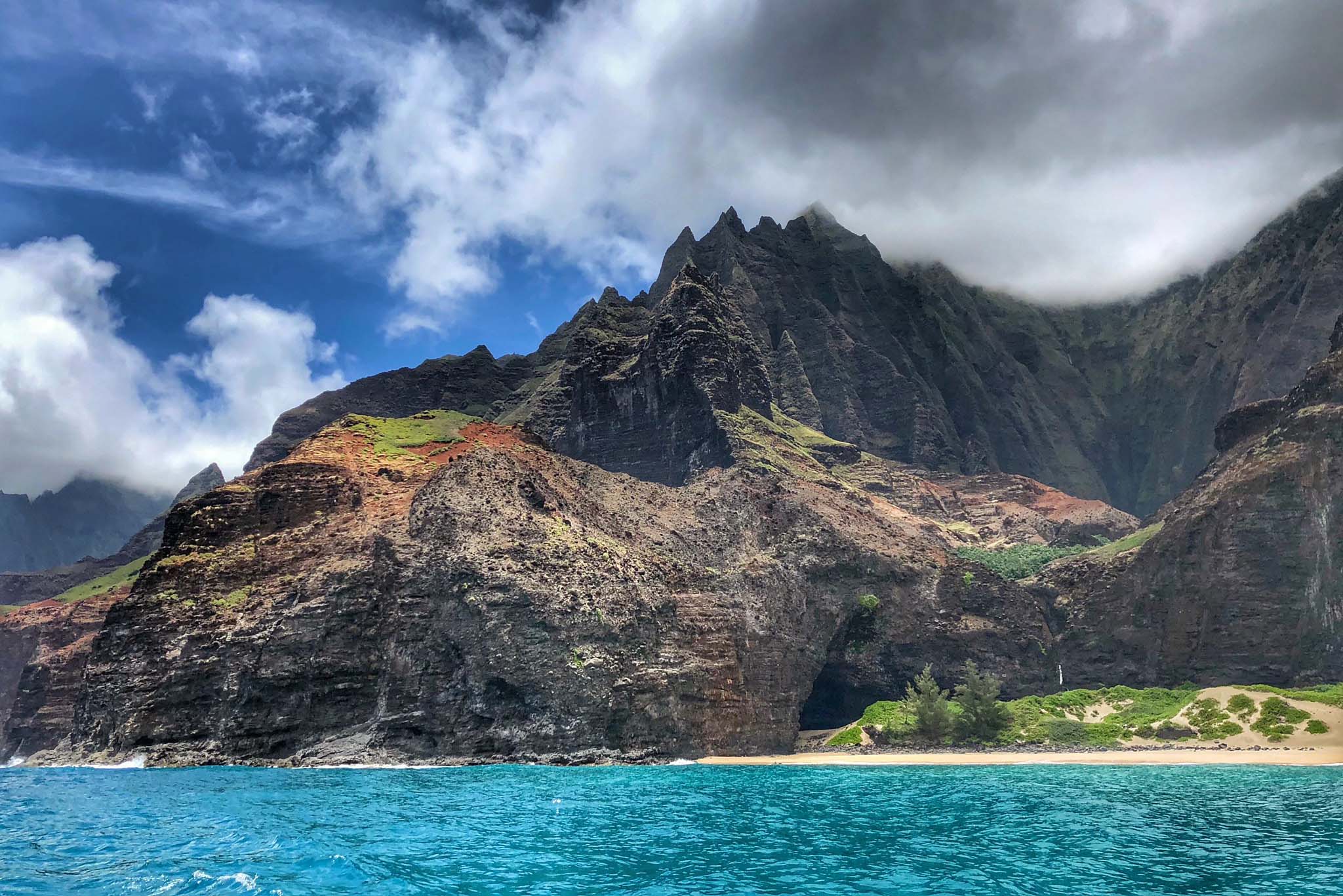 na pali coast kauai from sea