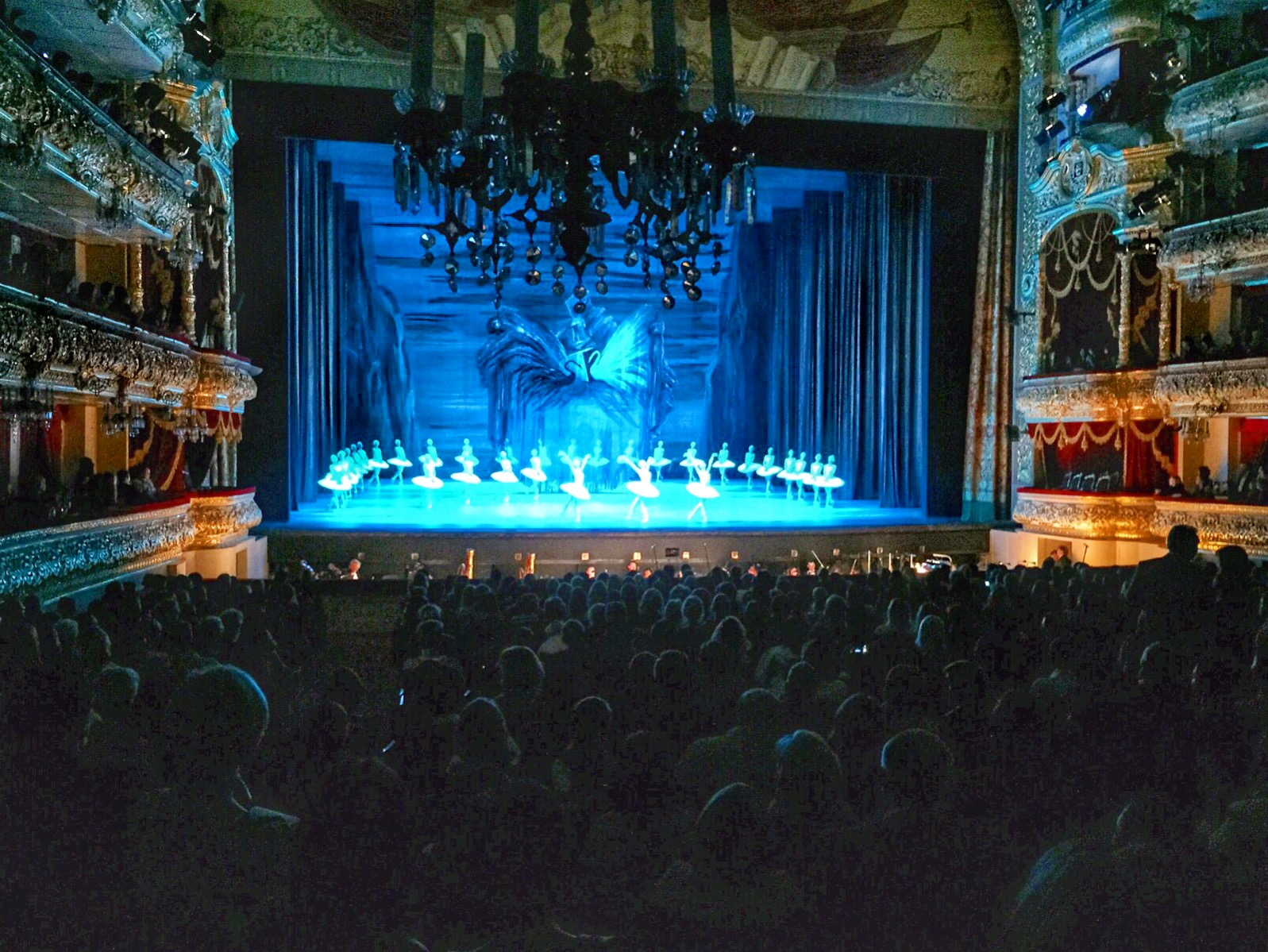 Assistir Ballet Lago dos Cisnes - Teatro Bolshoi - Moscou