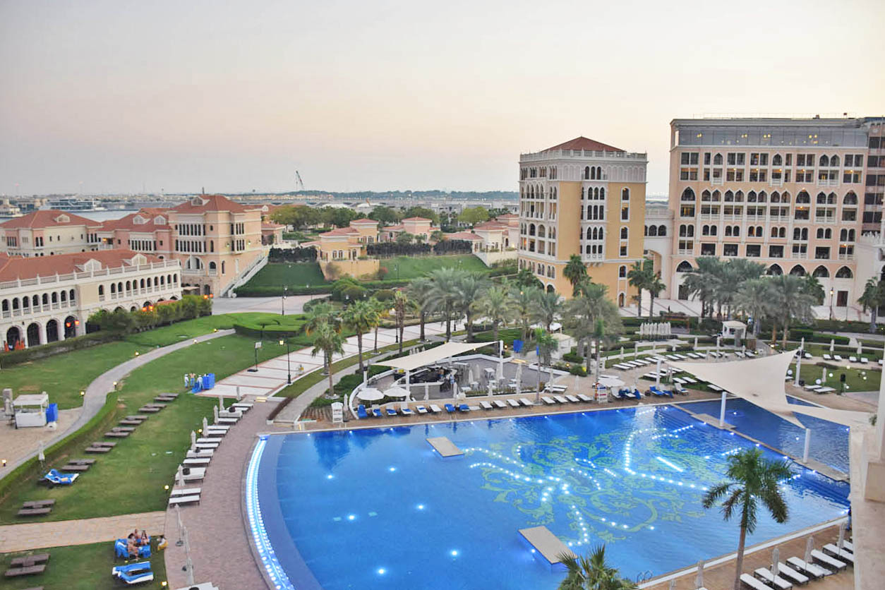 Hotel Ritz Carlton Abu Dhabi Grand Canal Mosque Sheikh Zayed 