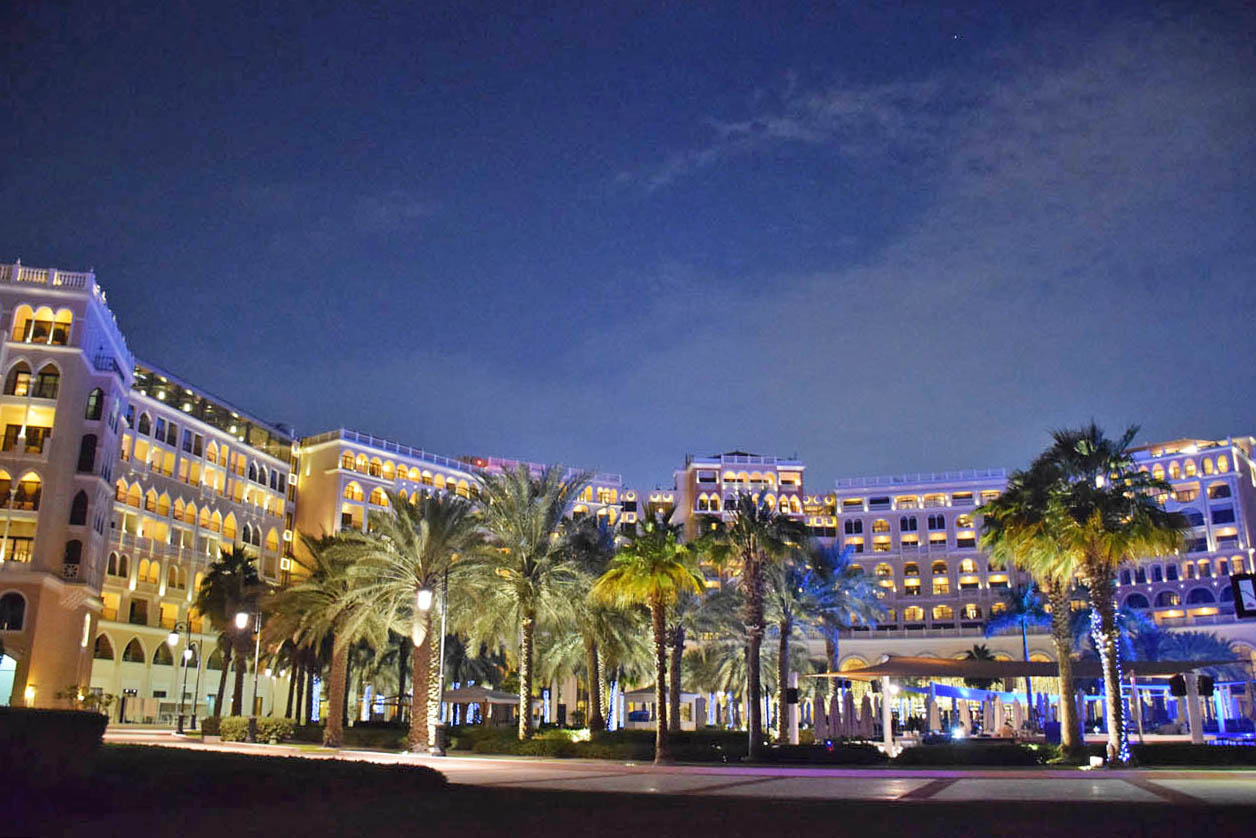 Hotel Ritz Carlton Abu Dhabi Grand Canal Mosque Sheikh Zayed 