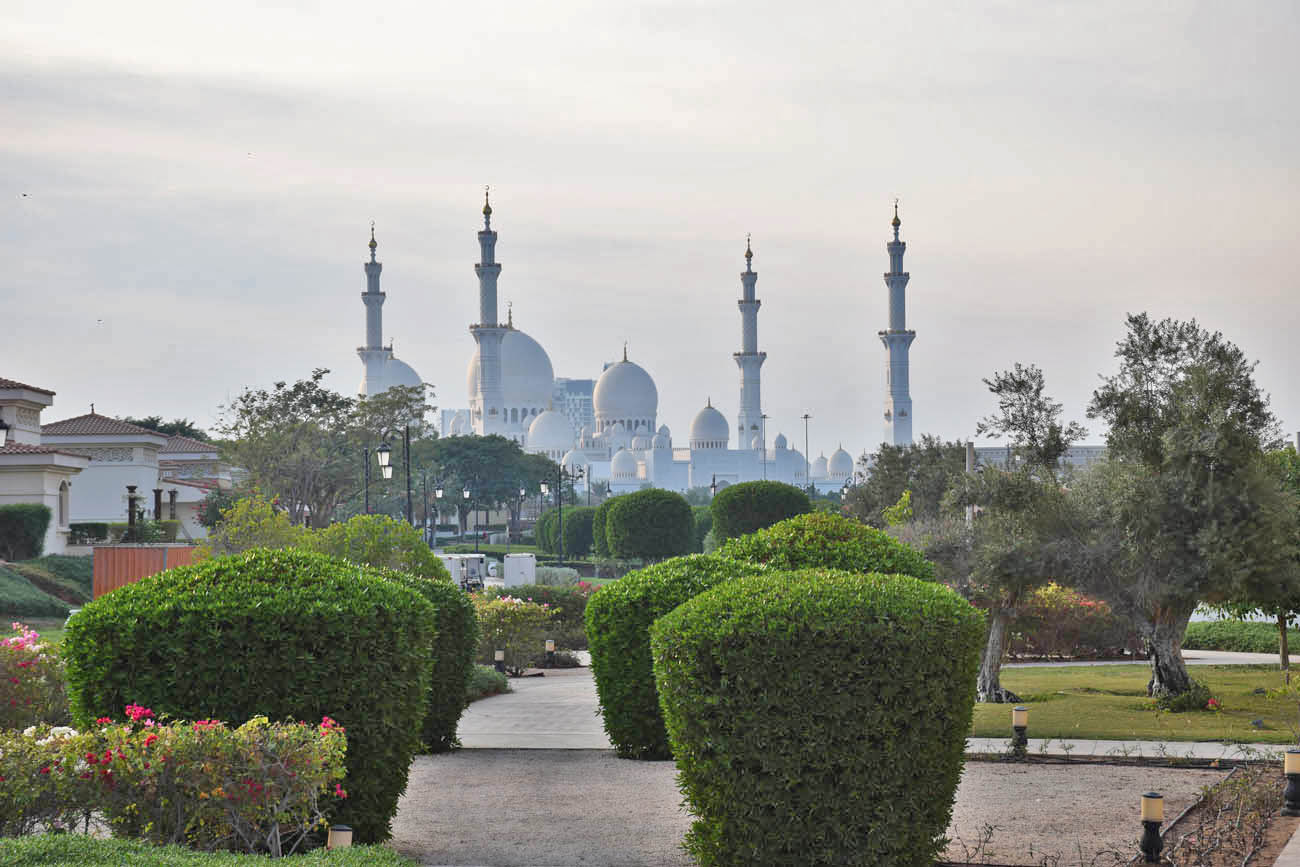 Hotel Ritz Carlton Abu Dhabi Grand Canal Mosque Sheikh Zayed