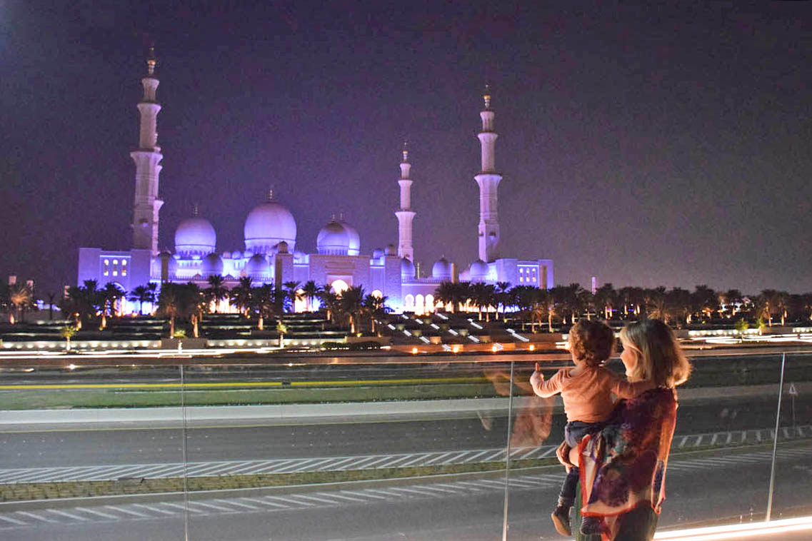 Dicas de Abu Dhabi - Mesquita Sheikh Zayed a noite