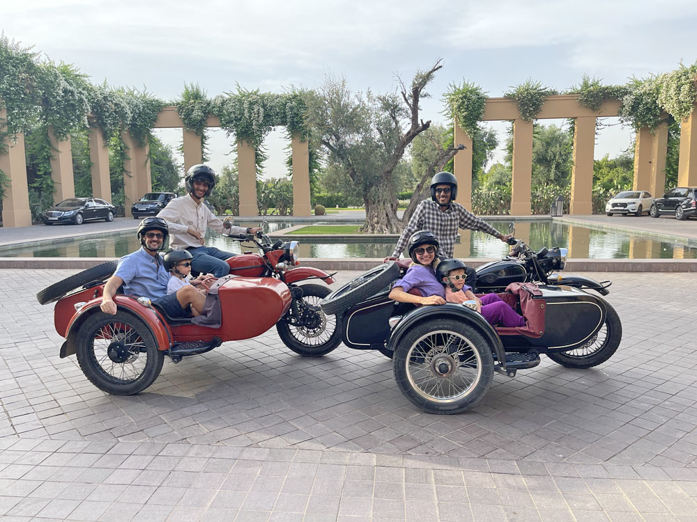 marrocos com crianças - passeio de sidecar vintage marrakech