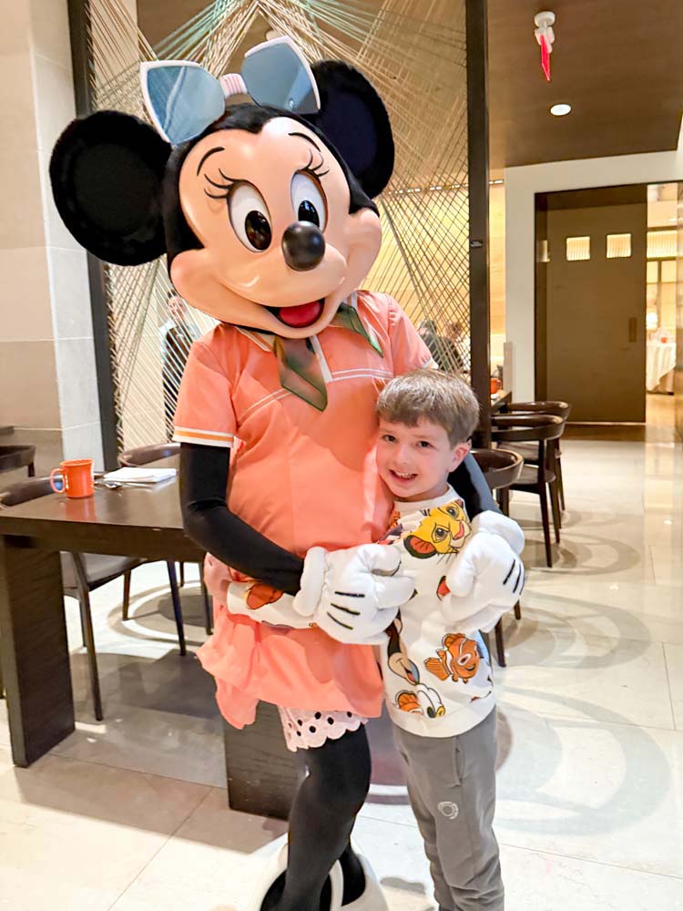 Café da manhã com personagens no Four Seasons Orlando disney