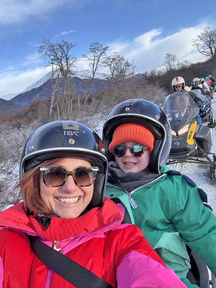 park austral ushuaia snowmobile - moto de neve