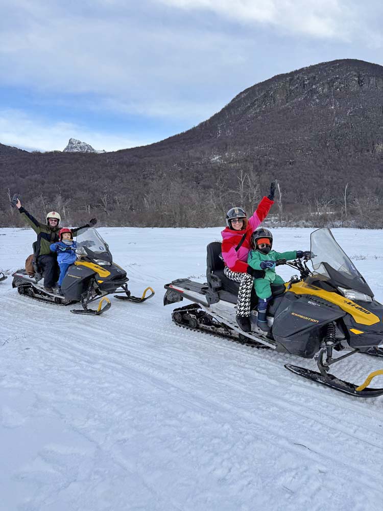 park austral ushuaia snowmobile - moto de neve