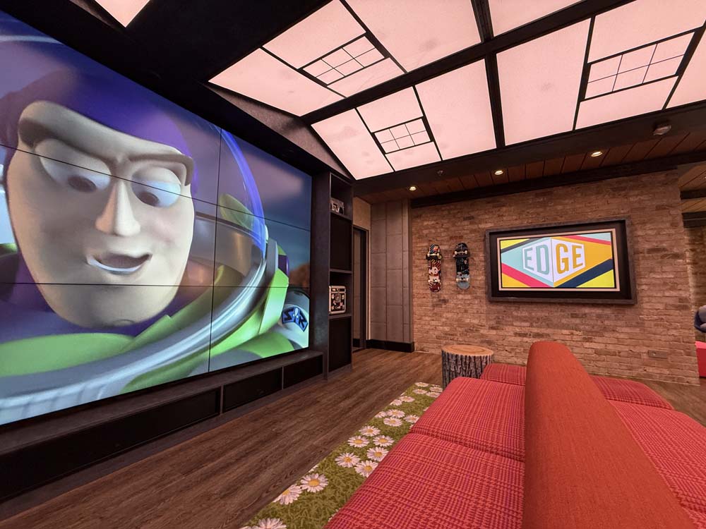 EDGE - YOUTH AND KIDS CLUBS - disney cruise - disney destiny